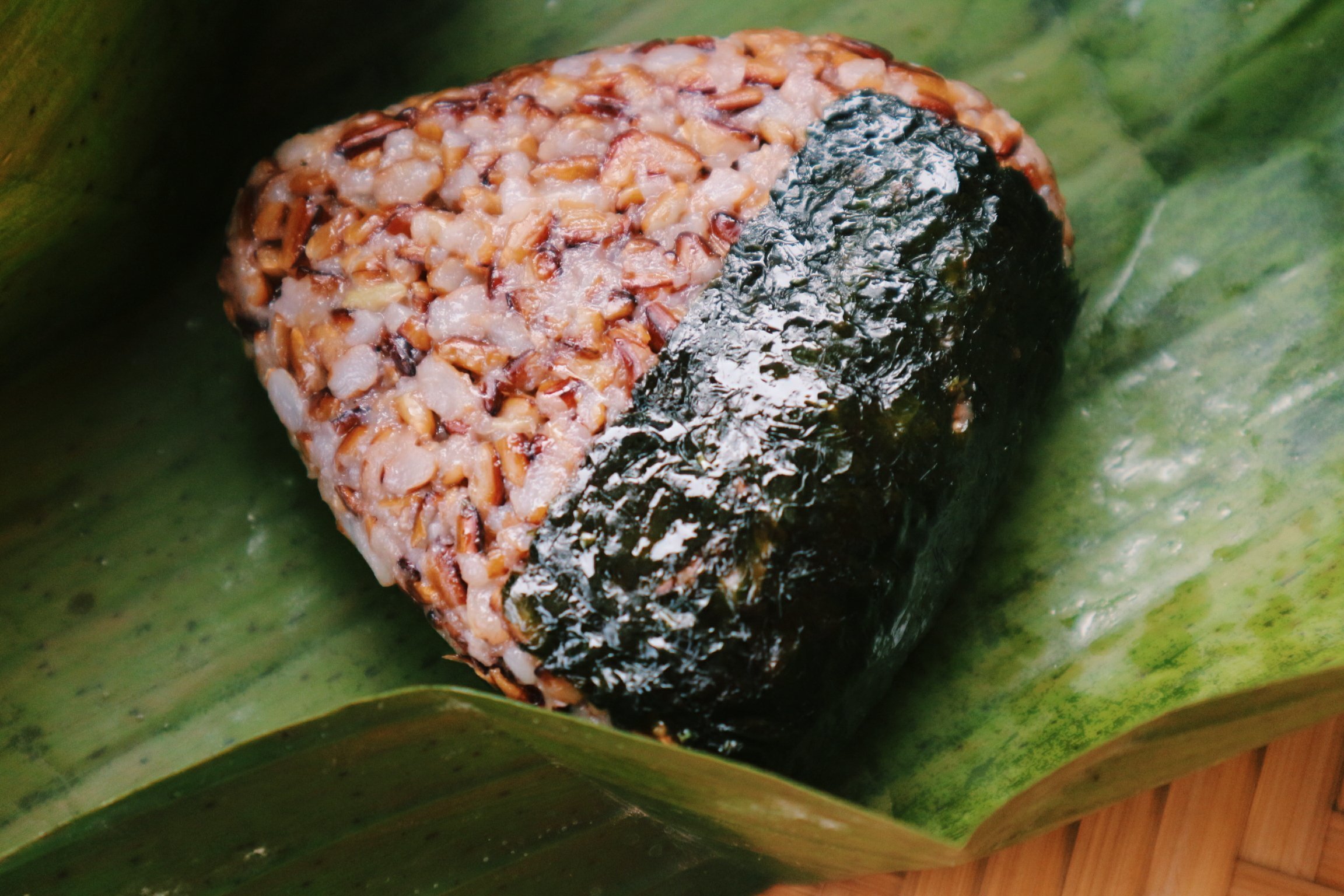 Cơm nắm gạo lứt – Rueco – Gạo ruộng rươi